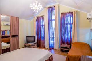 Гостиница Корона Уфа Двухместный номер эконом-класса с 2 отдельными кроватями и общей ванной комнатой-3